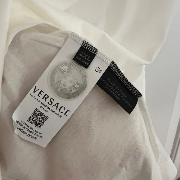 AUTHENTIC new VERSACE T-shrit from RUNWAY for Men XXL but fits like L or XL - Picture 10 of 14